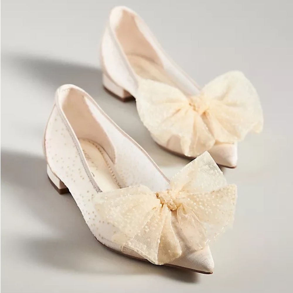 NWT Elegant Bow Flats